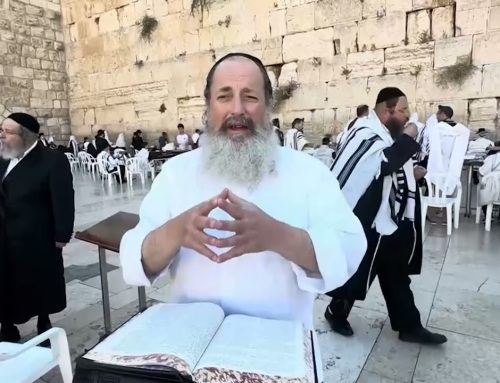 RAV SAADIA ELHADAD au Kotel – L’HUMILITE